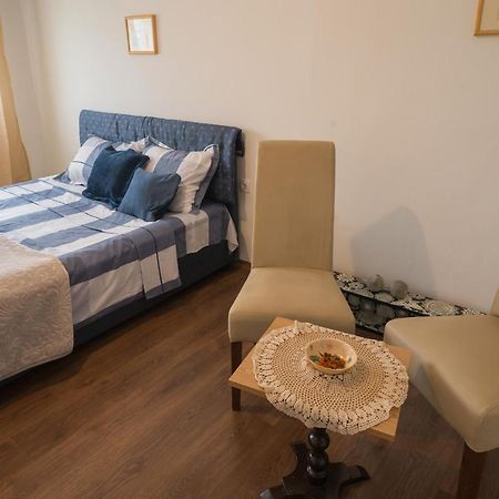 Kuca Na Selu + Besplatan Parking Villa Nikšić Exteriör bild